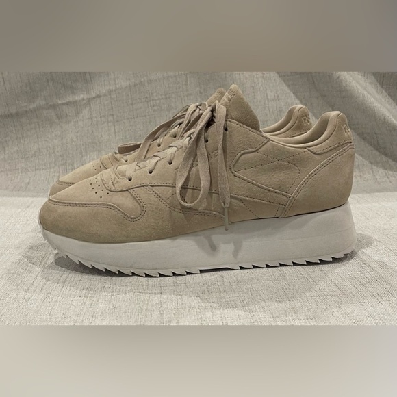 REEBOK Classic Double platform shoe. Sold out. Suede leather. Beige. Women’s 11 - Picture 2 of 16